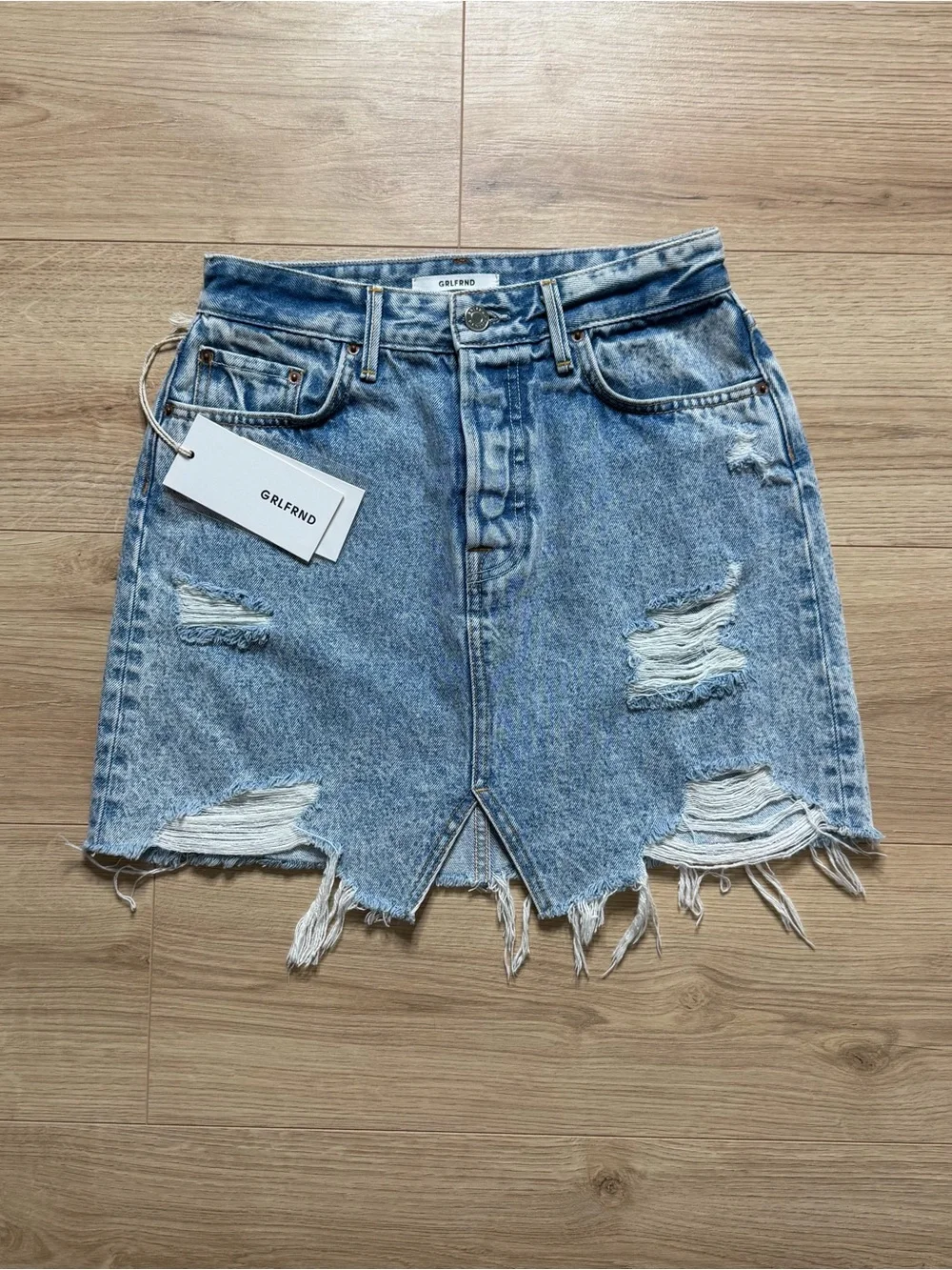 NWT Revolve x GRLFRND Elisa in The Way I Walk Denim Skirt Size 27